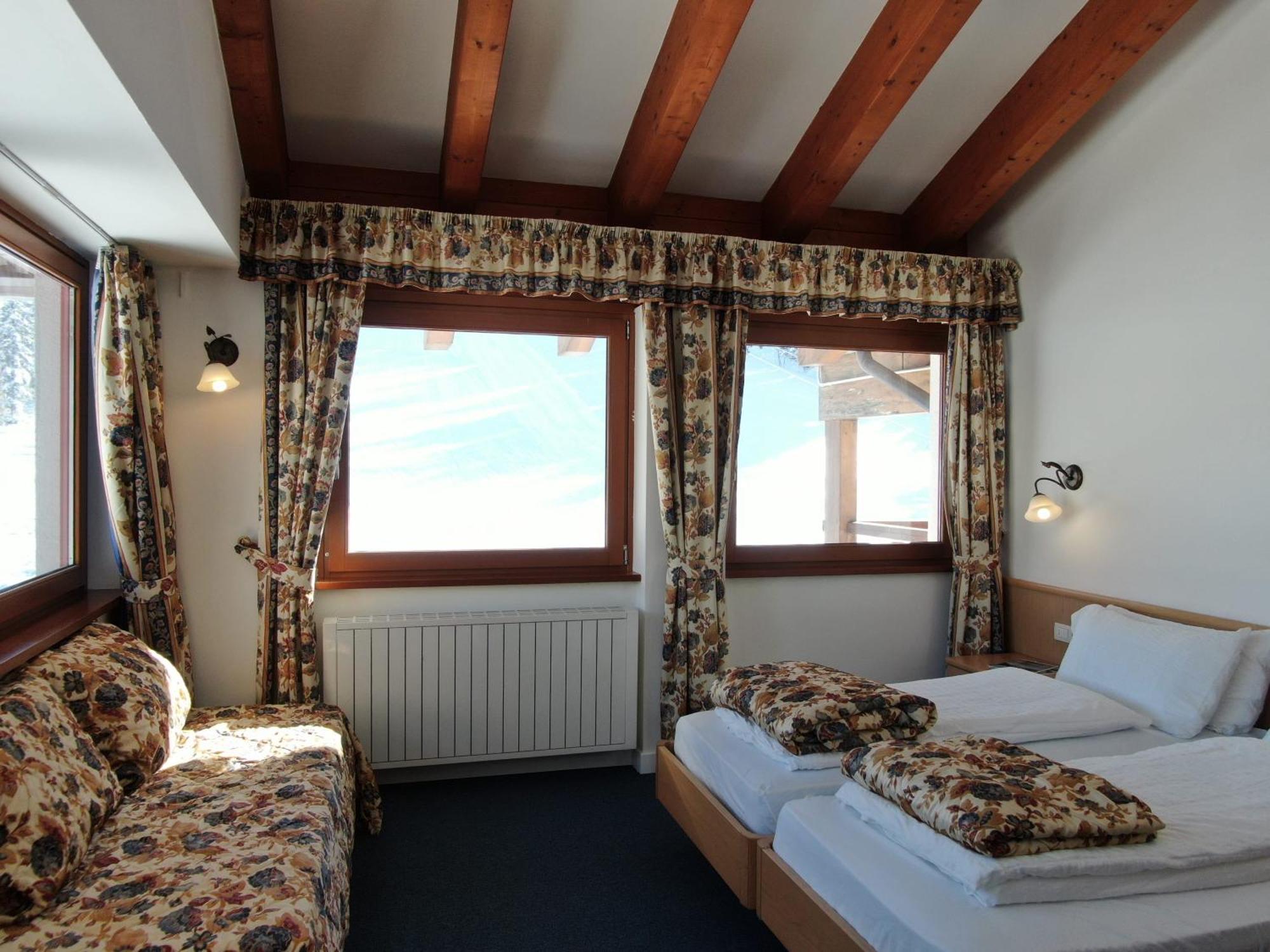 Hotel Fortini Мадонна-ди-Кампильо Экстерьер фото